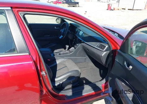 2019 Kia Optima S z USA, uszkodzony, nr VIN 5XXGT4L3XKG327977